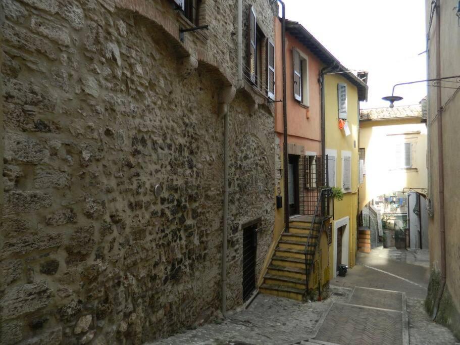 ナルニCasa Dell'Oliveto "Parcheggio Gratuito"アパートメント エクステリア 写真