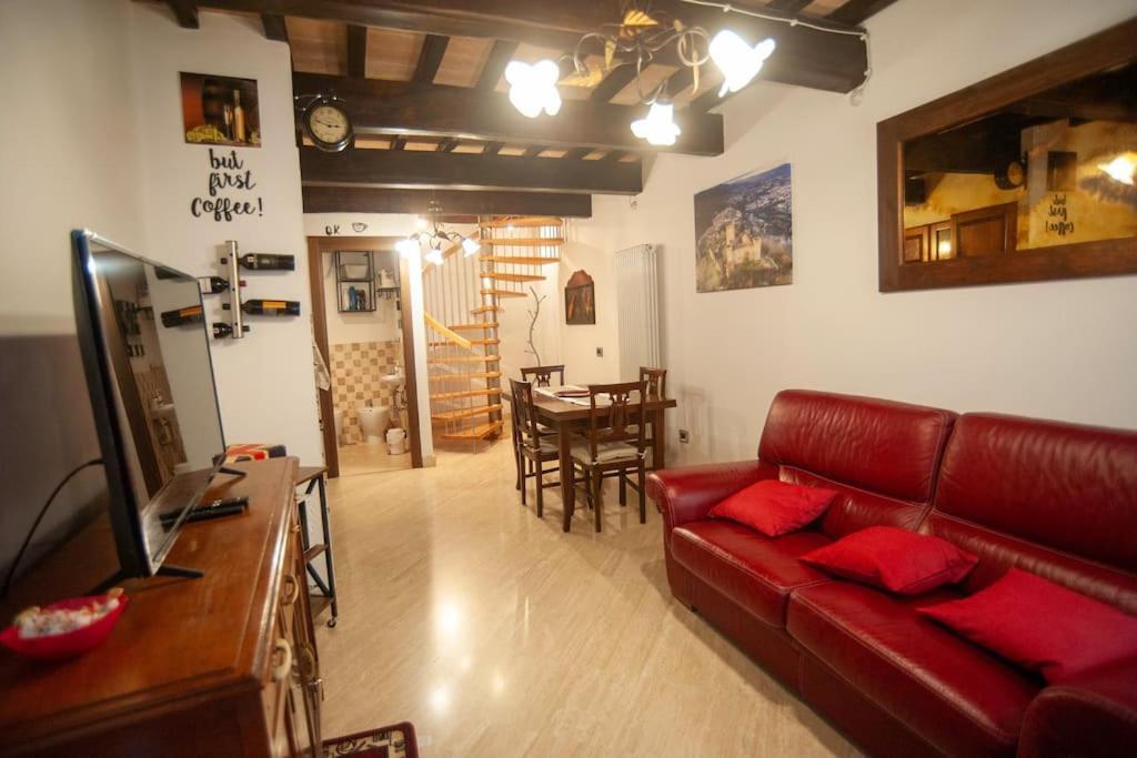 ナルニCasa Dell'Oliveto "Parcheggio Gratuito"アパートメント エクステリア 写真