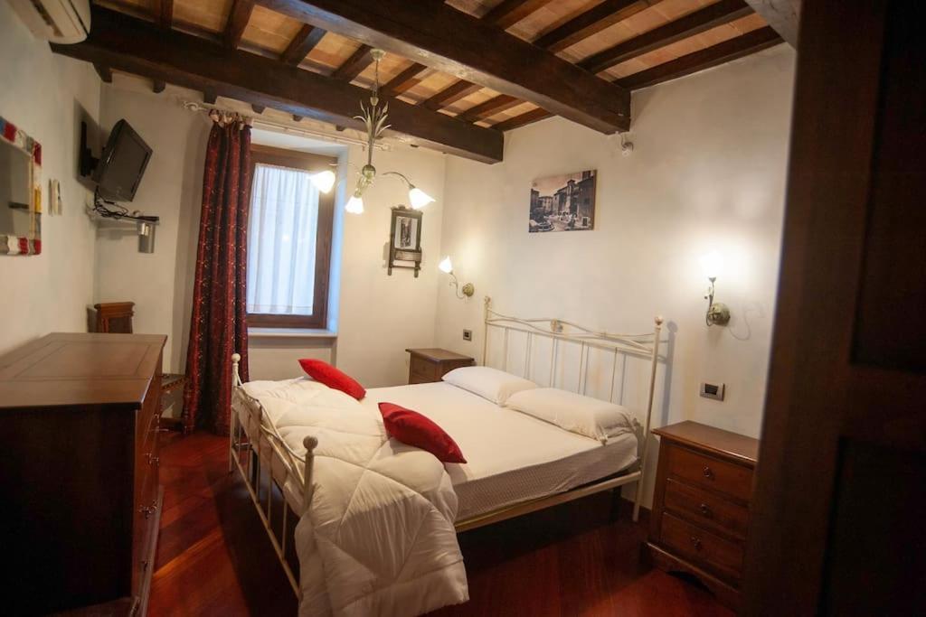 ナルニCasa Dell'Oliveto "Parcheggio Gratuito"アパートメント エクステリア 写真