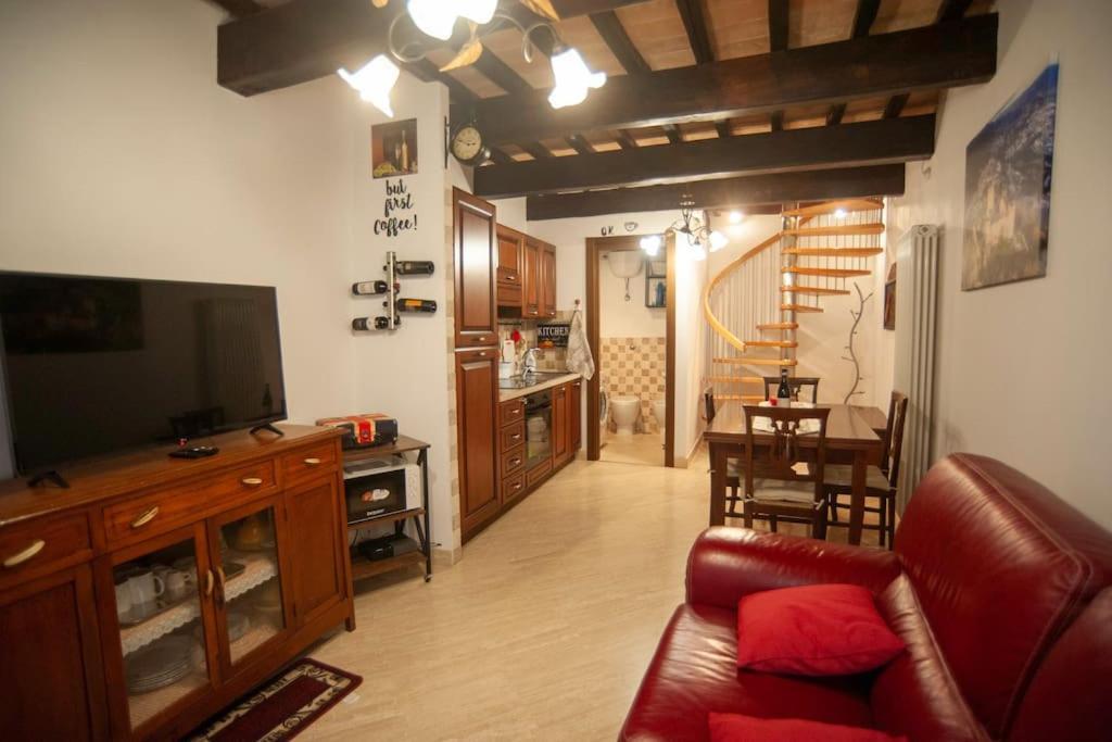 ナルニCasa Dell'Oliveto "Parcheggio Gratuito"アパートメント エクステリア 写真