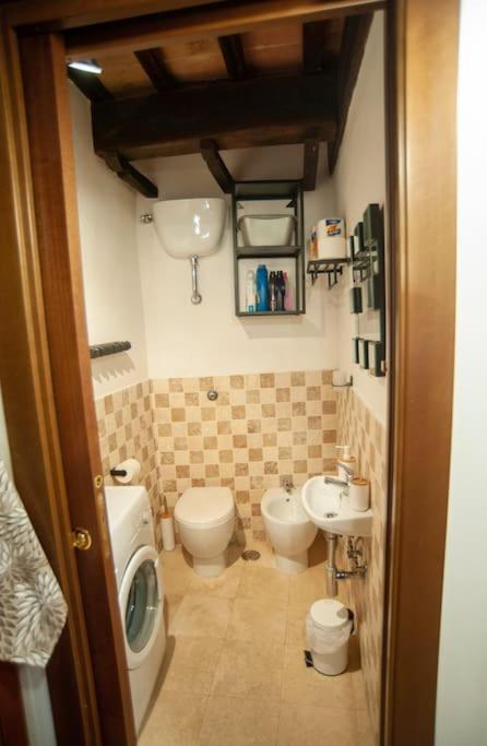 ナルニCasa Dell'Oliveto "Parcheggio Gratuito"アパートメント エクステリア 写真