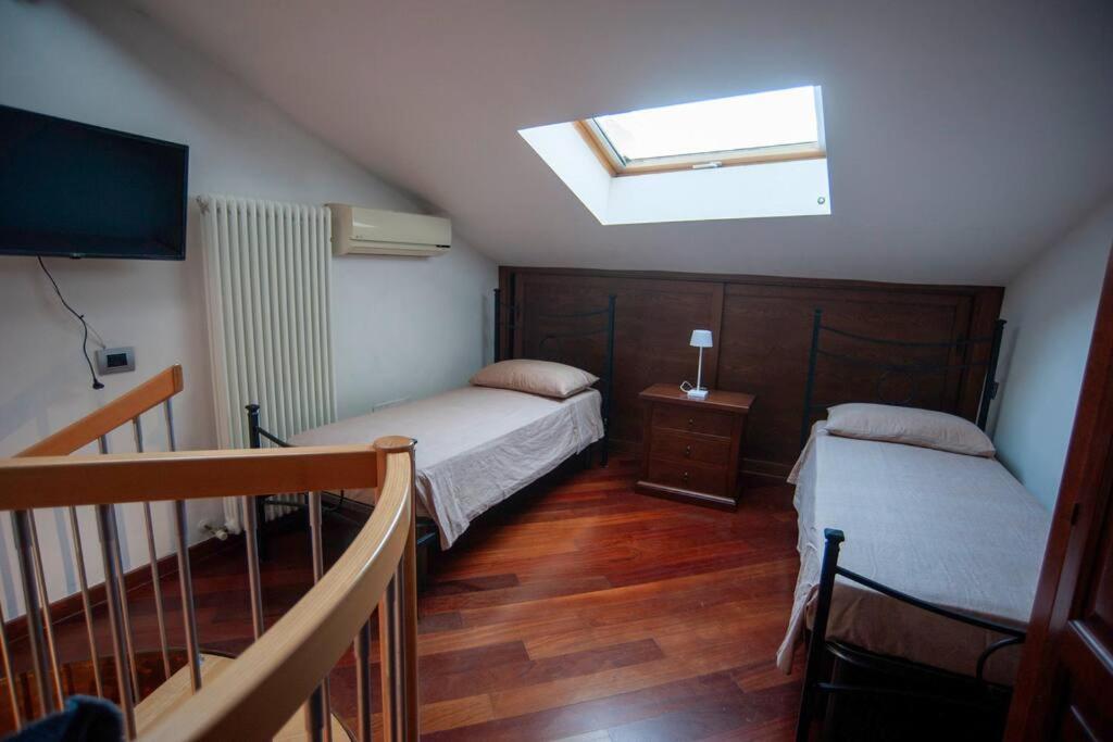 ナルニCasa Dell'Oliveto "Parcheggio Gratuito"アパートメント エクステリア 写真
