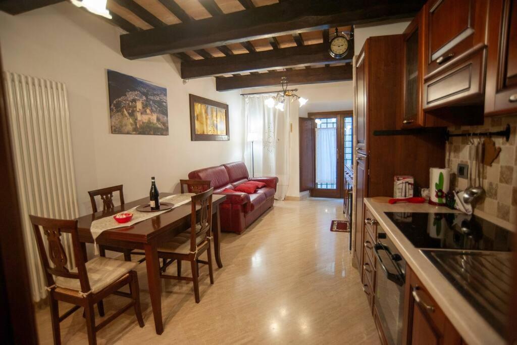 ナルニCasa Dell'Oliveto "Parcheggio Gratuito"アパートメント エクステリア 写真