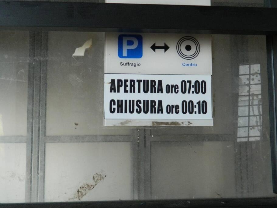 ナルニCasa Dell'Oliveto "Parcheggio Gratuito"アパートメント エクステリア 写真