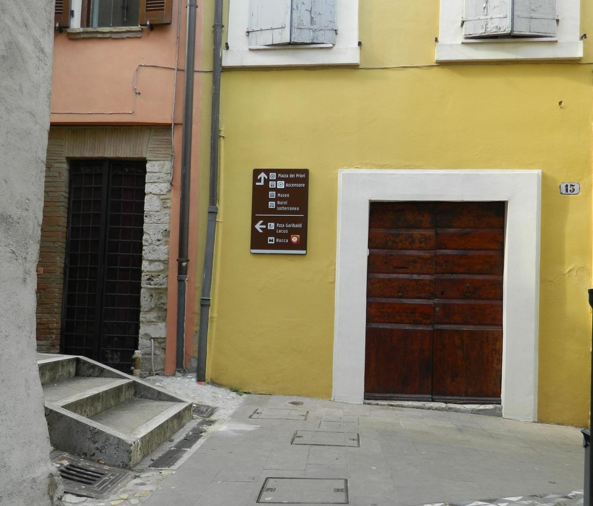 ナルニCasa Dell'Oliveto "Parcheggio Gratuito"アパートメント エクステリア 写真